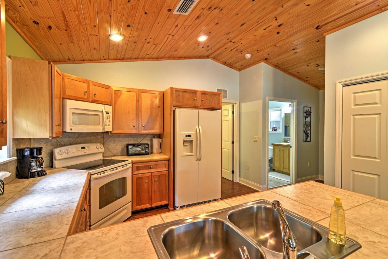 Crystal River Cottage On 1 Acre With Deck And Porch! Yankeetown Dış mekan fotoğraf