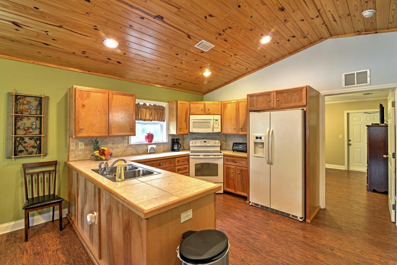 Crystal River Cottage On 1 Acre With Deck And Porch! Yankeetown Dış mekan fotoğraf
