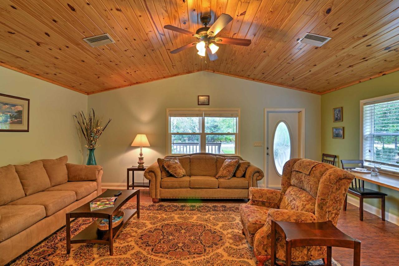 Crystal River Cottage On 1 Acre With Deck And Porch! Yankeetown Dış mekan fotoğraf