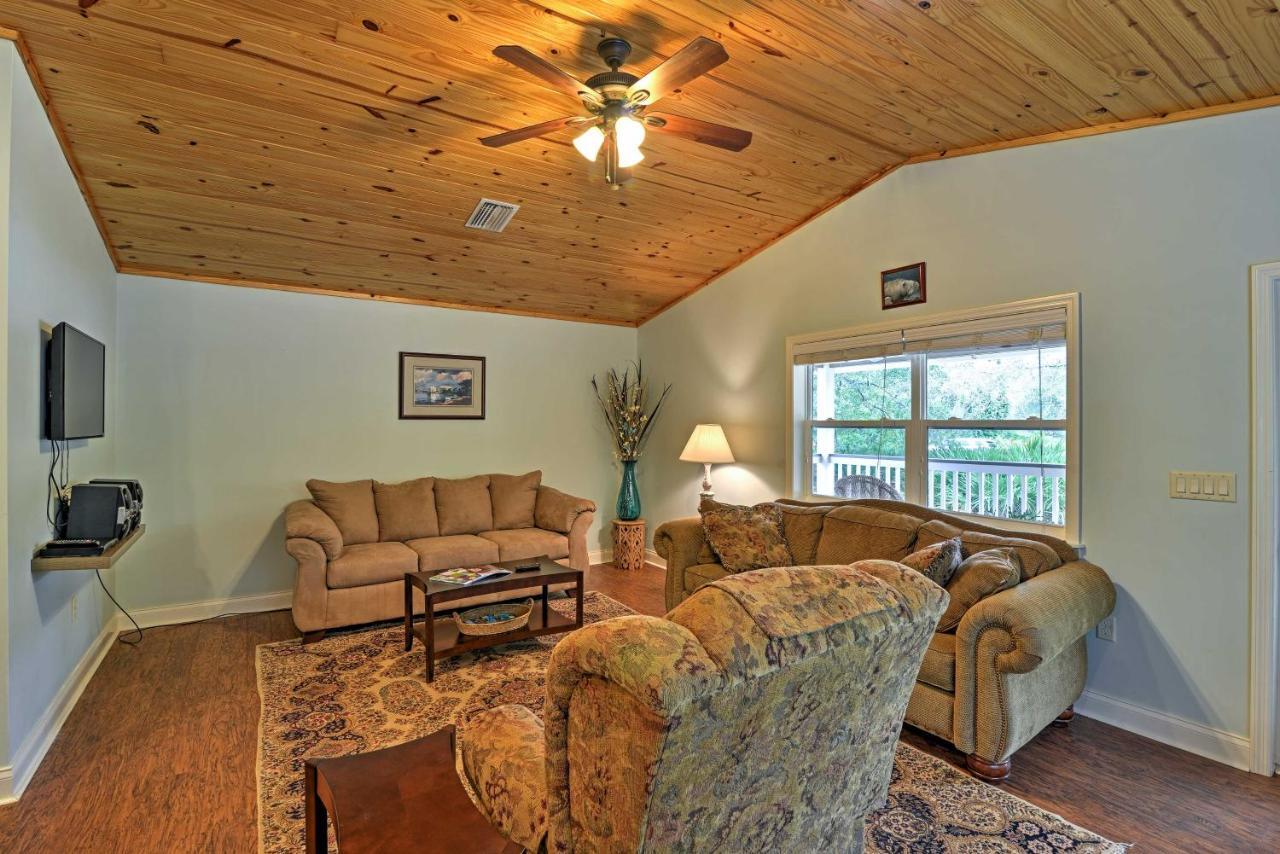 Crystal River Cottage On 1 Acre With Deck And Porch! Yankeetown Dış mekan fotoğraf