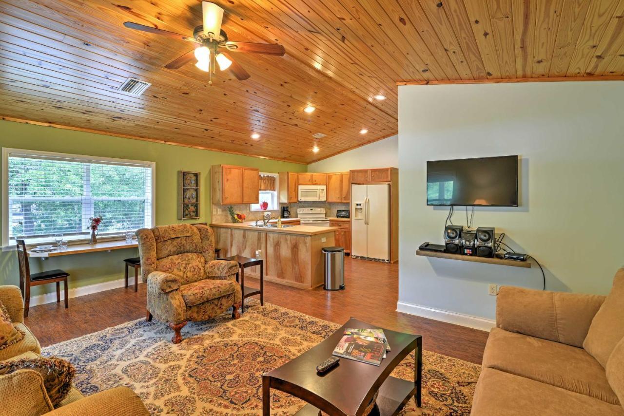 Crystal River Cottage On 1 Acre With Deck And Porch! Yankeetown Dış mekan fotoğraf