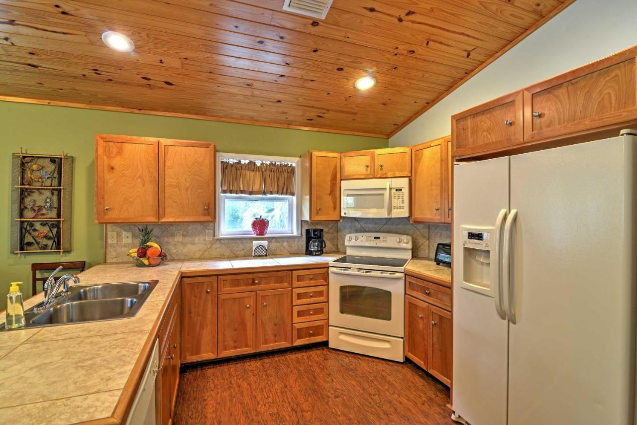 Crystal River Cottage On 1 Acre With Deck And Porch! Yankeetown Dış mekan fotoğraf