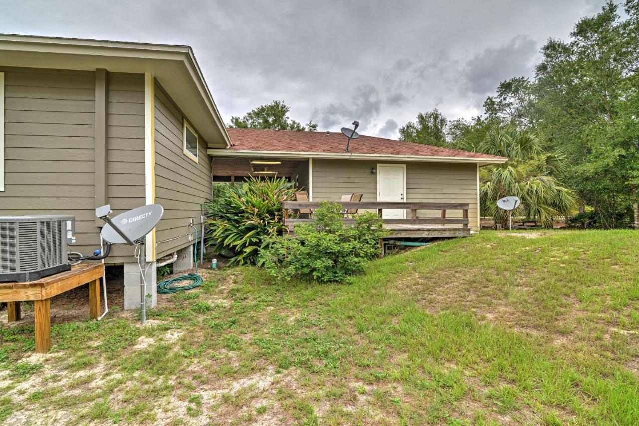Crystal River Cottage On 1 Acre With Deck And Porch! Yankeetown Dış mekan fotoğraf