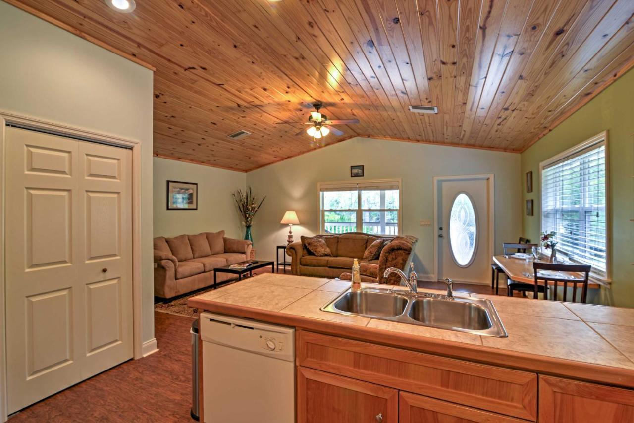 Crystal River Cottage On 1 Acre With Deck And Porch! Yankeetown Dış mekan fotoğraf